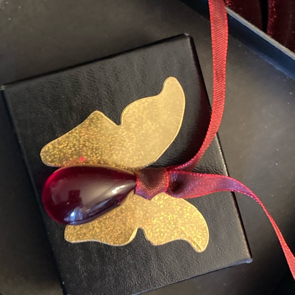 ♥️⭐️🩸RUBY RED GLASS EARRINGS🩸⭐️♥️ 3 PIECES ANTIQUE GLASS OVER 200 YEARS OLD🩸 - Picture 2 of 16